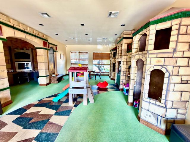 4848 N State Road 7 4303, Coconut Creek, FL 33073