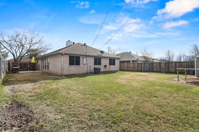 6318 Brookbriar Court, Arlington, TX 76018