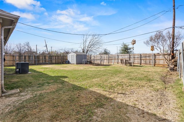 6318 Brookbriar Court, Arlington, TX 76018