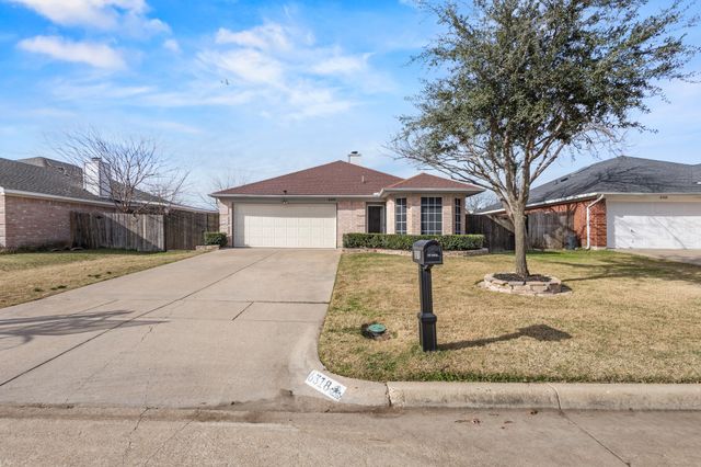 6318 Brookbriar Court, Arlington, TX 76018