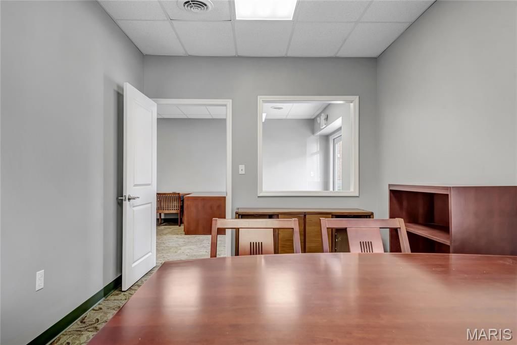 Image 13 of property listing at 920 1st Capitol Drive, St Charles, MO 63301
