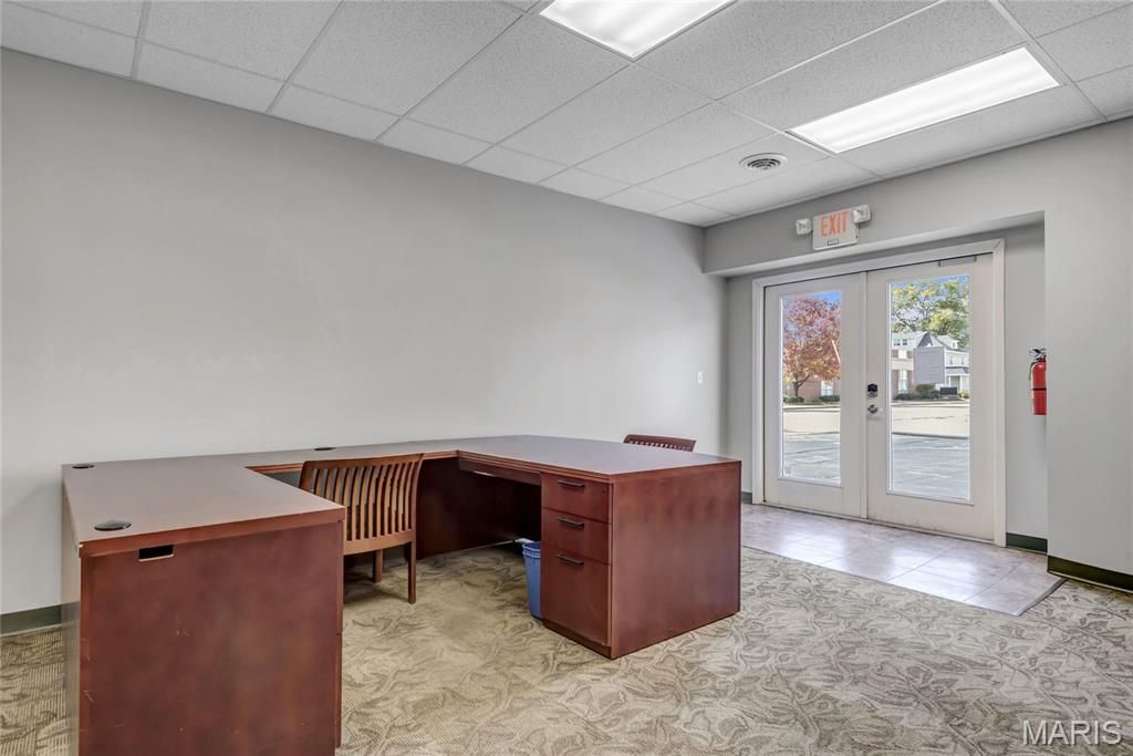 Image 10 of property listing at 920 1st Capitol Drive, St Charles, MO 63301