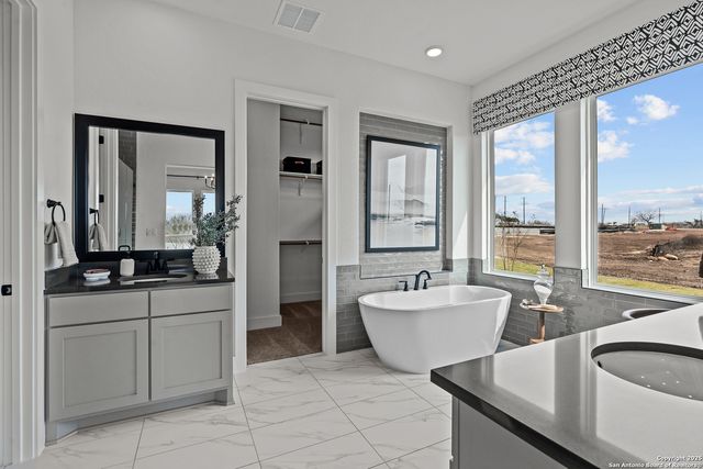 718 Niebla Creek, San Antonio, TX 78263