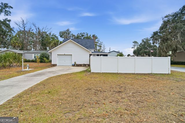 770 Hickory Bluff Drive, Waverly, GA 31565