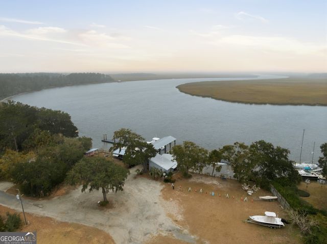 770 Hickory Bluff Drive, Waverly, GA 31565