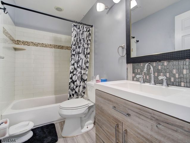 118 Carlisle Ave, Paterson City, NJ 07501