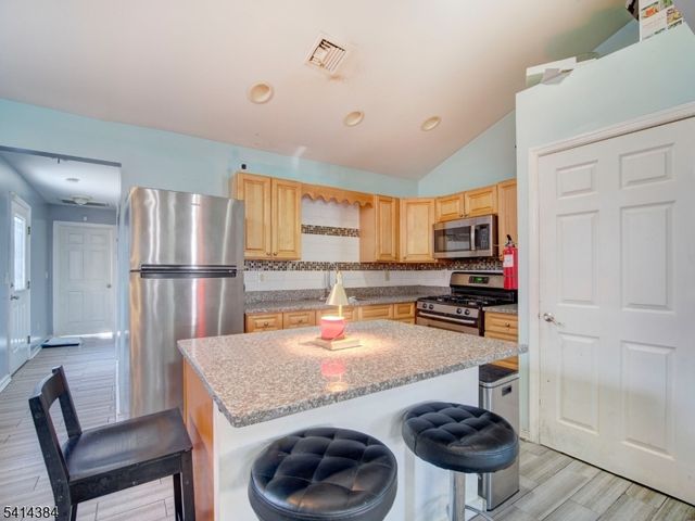 118 Carlisle Ave, Paterson City, NJ 07501