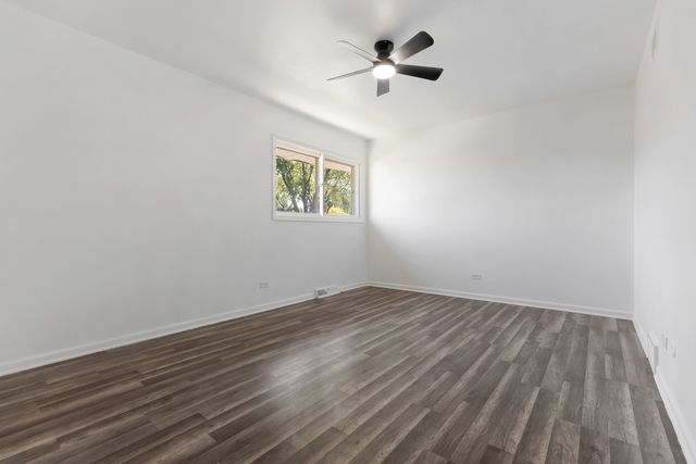 1750 W Woodland Avenue, Addison, IL 60101