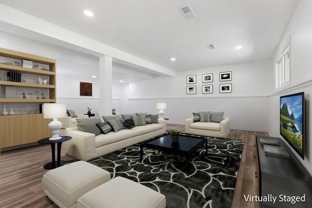 1750 W Woodland Avenue, Addison, IL 60101