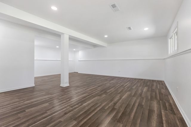 1750 W Woodland Avenue, Addison, IL 60101