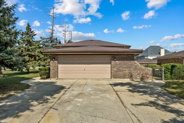 1750 W Woodland Avenue, Addison, IL 60101