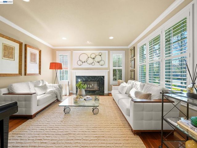 10507 Manzanita Ct., Cupertino, CA 95014