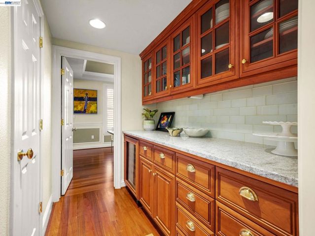 10507 Manzanita Ct., Cupertino, CA 95014