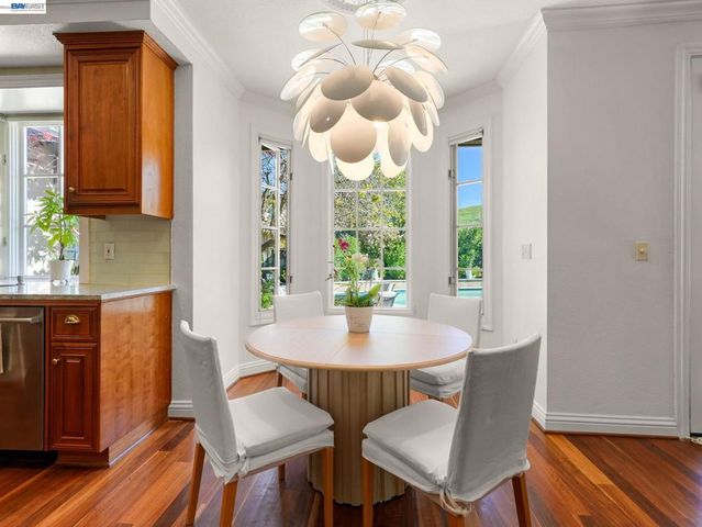 10507 Manzanita Ct., Cupertino, CA 95014