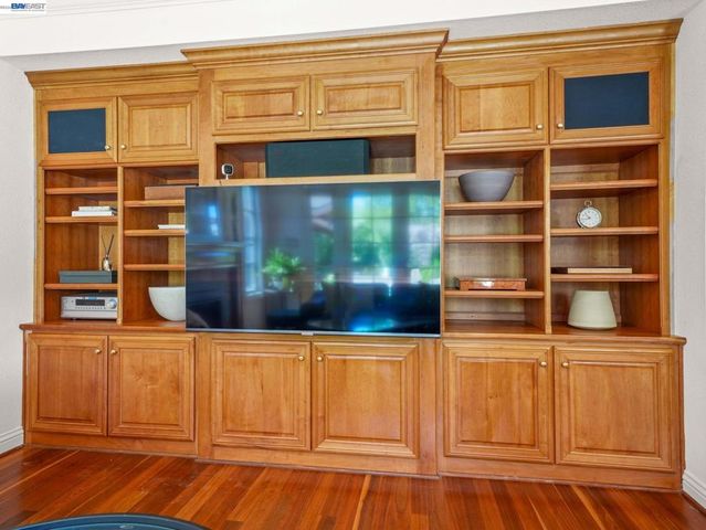 10507 Manzanita Ct., Cupertino, CA 95014