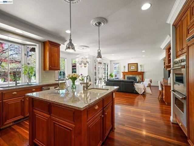 10507 Manzanita Ct., Cupertino, CA 95014