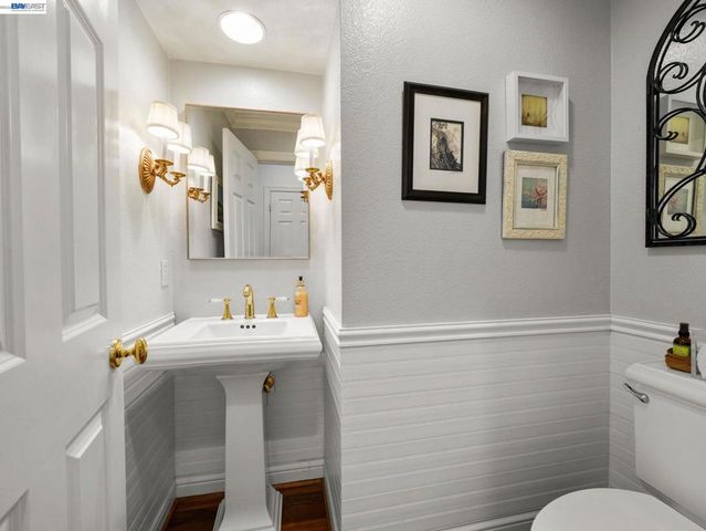 10507 Manzanita Ct., Cupertino, CA 95014