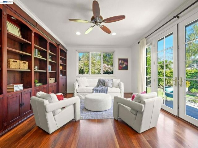 10507 Manzanita Ct., Cupertino, CA 95014