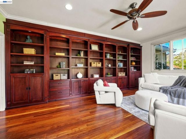 10507 Manzanita Ct., Cupertino, CA 95014