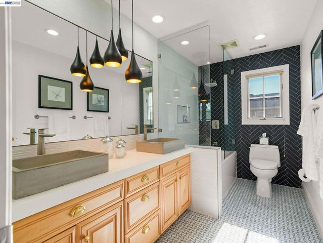 10507 Manzanita Ct., Cupertino, CA 95014