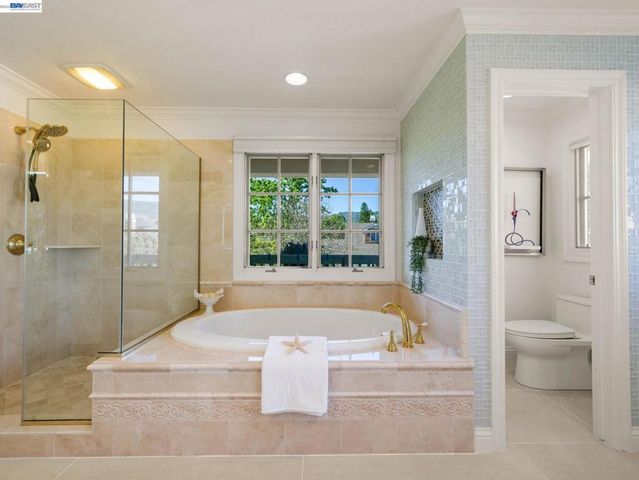 10507 Manzanita Ct., Cupertino, CA 95014