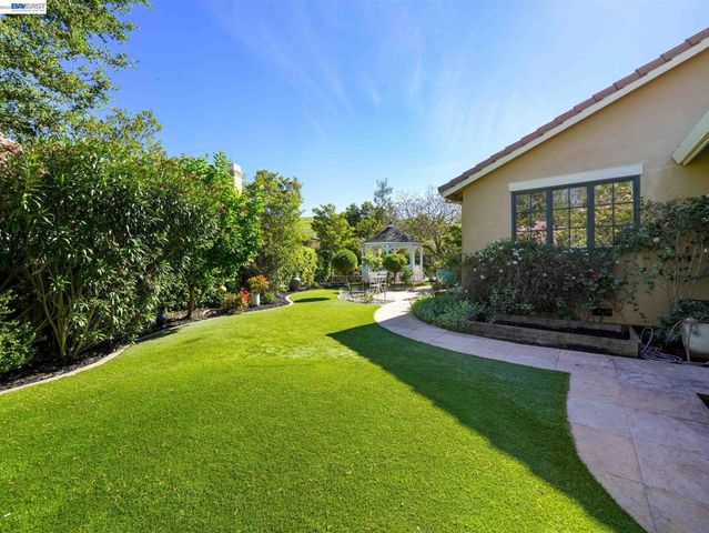 10507 Manzanita Ct., Cupertino, CA 95014