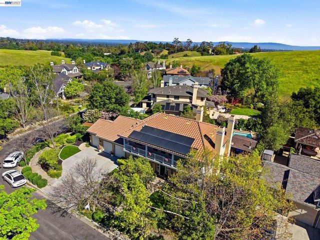 10507 Manzanita Ct., Cupertino, CA 95014