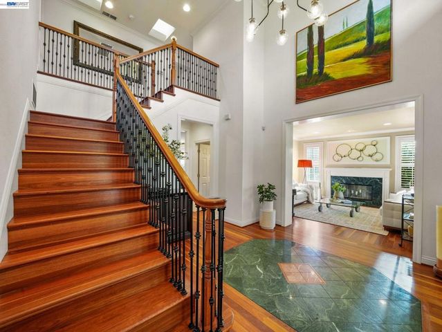 10507 Manzanita Ct., Cupertino, CA 95014