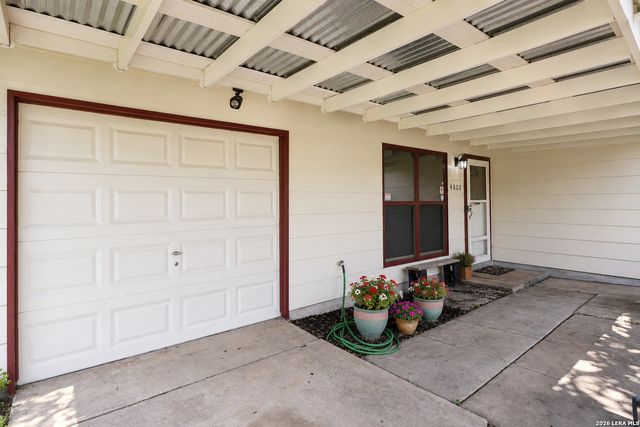4802 Castle Brg, San Antonio, TX 78218