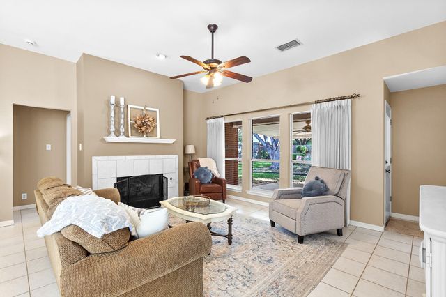 1941 Shield DR, New Braunfels, TX 78130