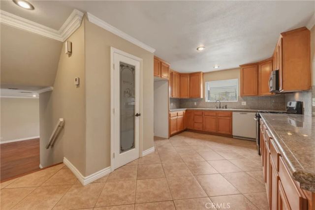 1049 Evergreen Court, Redlands, CA 92374