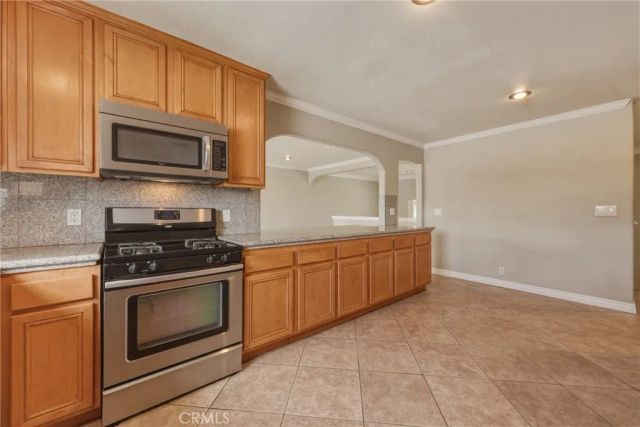 1049 Evergreen Court, Redlands, CA 92374