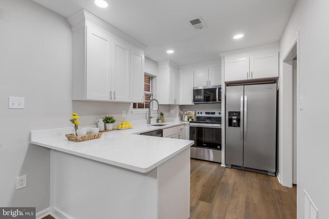 2256 GUNSMITH SQ, Reston, VA 20191