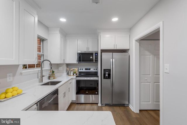 2256 GUNSMITH SQ, Reston, VA 20191