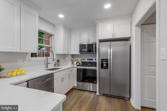 2256 GUNSMITH SQ, Reston, VA 20191
