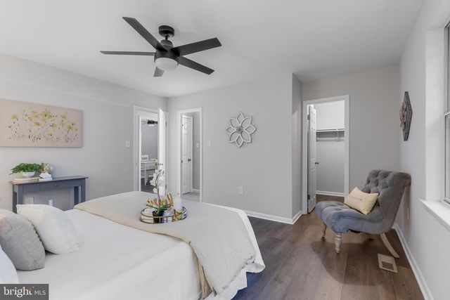 2256 GUNSMITH SQ, Reston, VA 20191