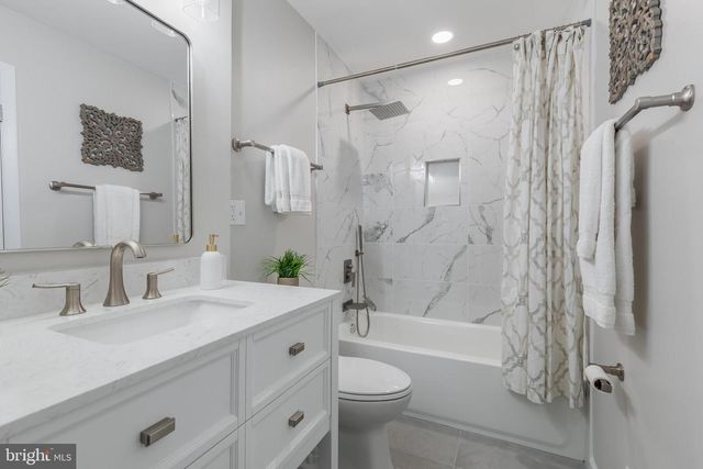 2256 GUNSMITH SQ, Reston, VA 20191