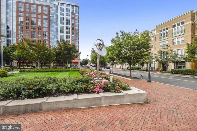 2256 GUNSMITH SQ, Reston, VA 20191