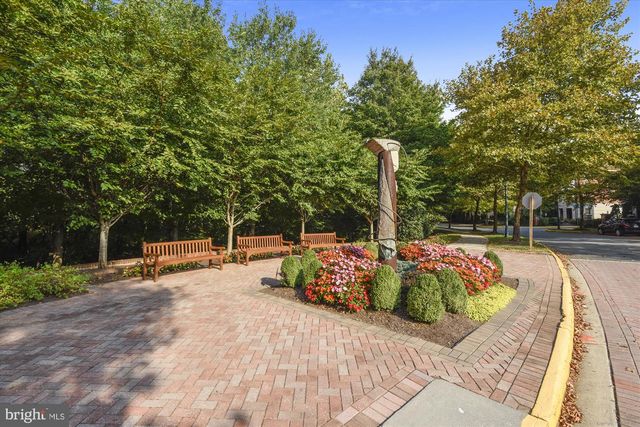 2256 GUNSMITH SQ, Reston, VA 20191