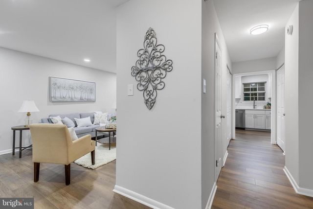 2256 GUNSMITH SQ, Reston, VA 20191