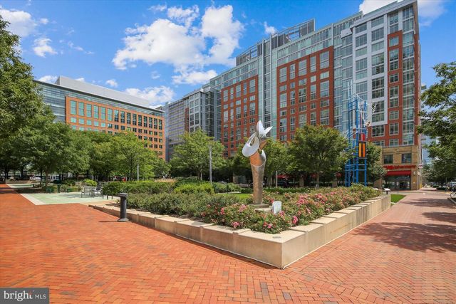 2256 GUNSMITH SQ, Reston, VA 20191