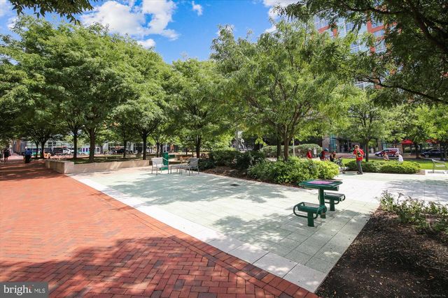 2256 GUNSMITH SQ, Reston, VA 20191