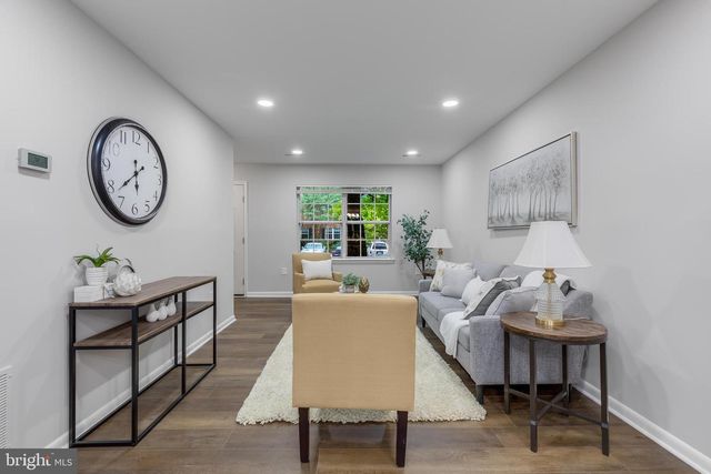 2256 GUNSMITH SQ, Reston, VA 20191