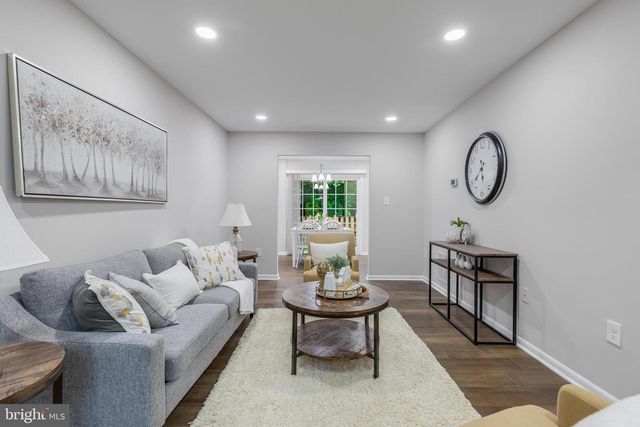 2256 GUNSMITH SQ, Reston, VA 20191