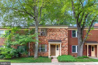 2256 GUNSMITH SQ, Reston, VA 20191