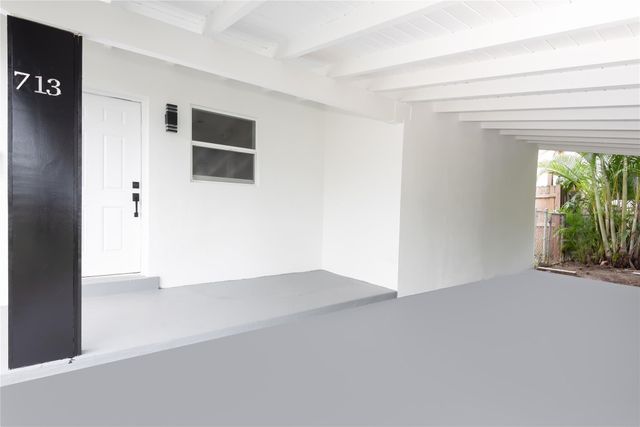 713 SW 4th Ct, Hallandale Beach, FL 33009