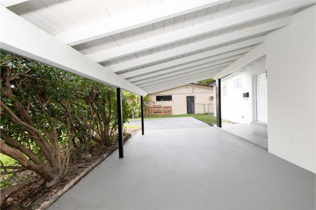 713 SW 4th Ct, Hallandale Beach, FL 33009