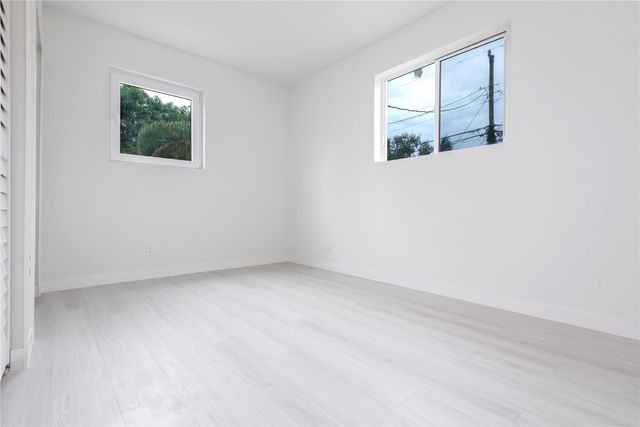 713 SW 4th Ct, Hallandale Beach, FL 33009