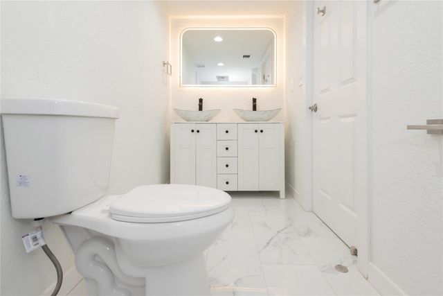 713 SW 4th Ct, Hallandale Beach, FL 33009