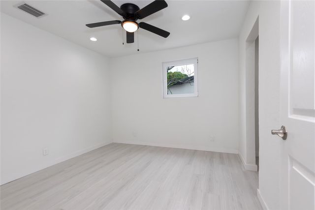 713 SW 4th Ct, Hallandale Beach, FL 33009